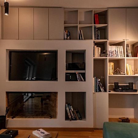 Hidesign Athens Tube Luxury Apt In Kolonaki Exterior photo